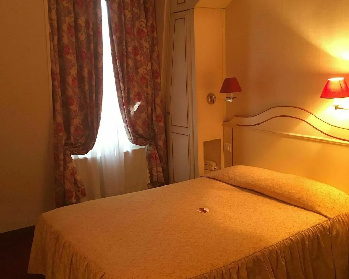 Hotel De L'Esperance Paris 4*,